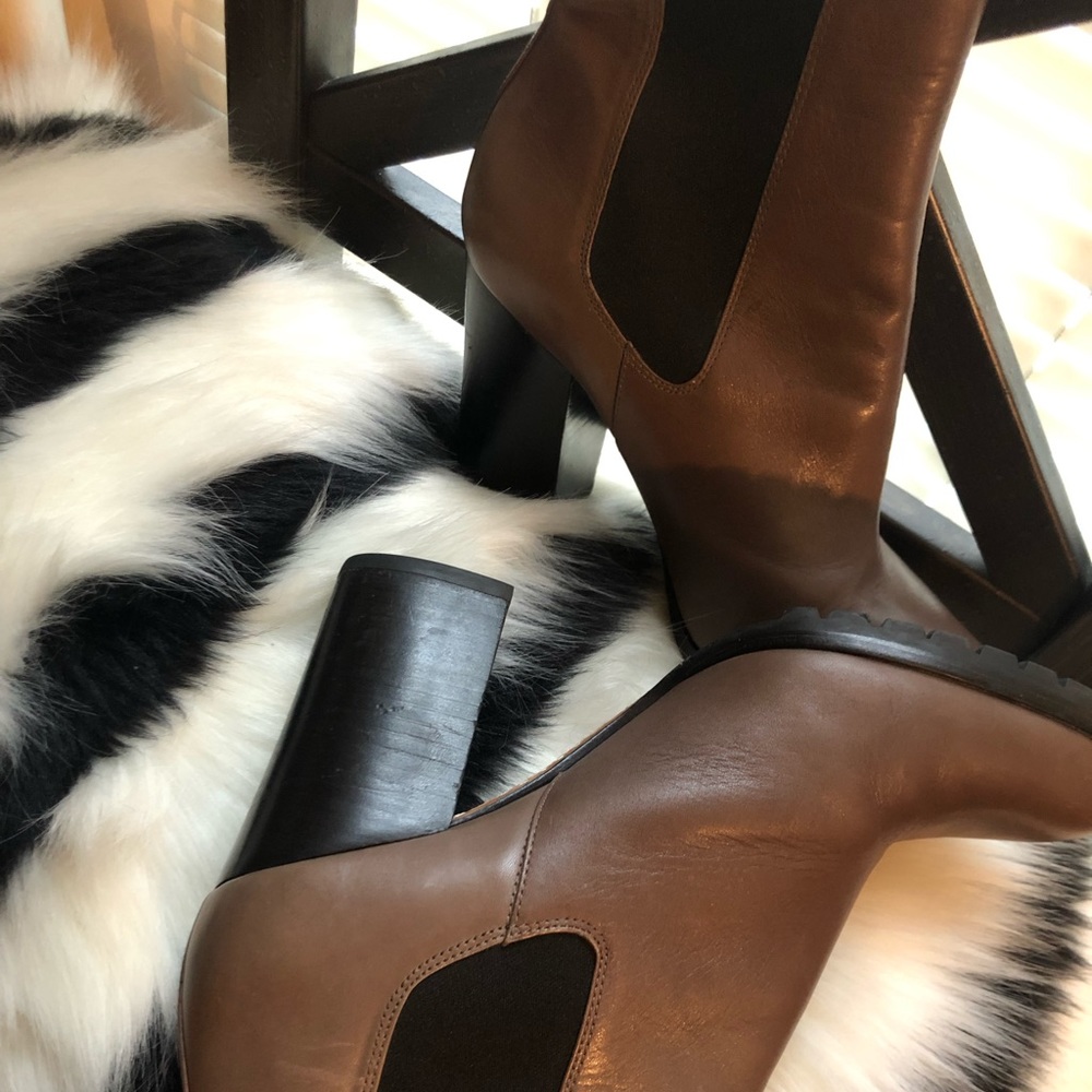 ✨COACH BOOTIES✨